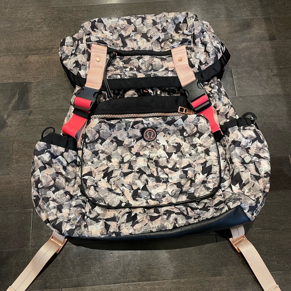 Lululemon Travelling Yogini Rucksack - Mystic Jungle